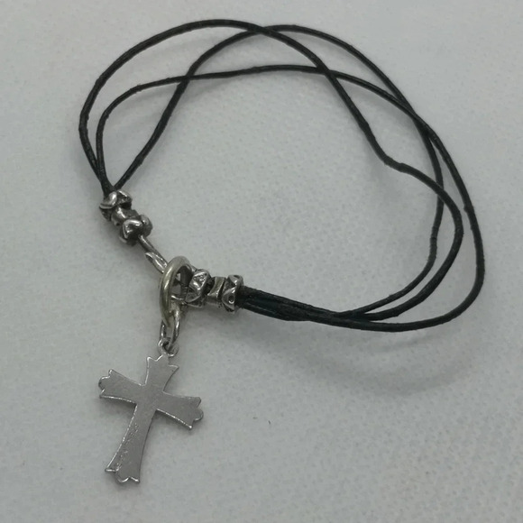 Sterling leather cross bracelet - Picture 1 of 4